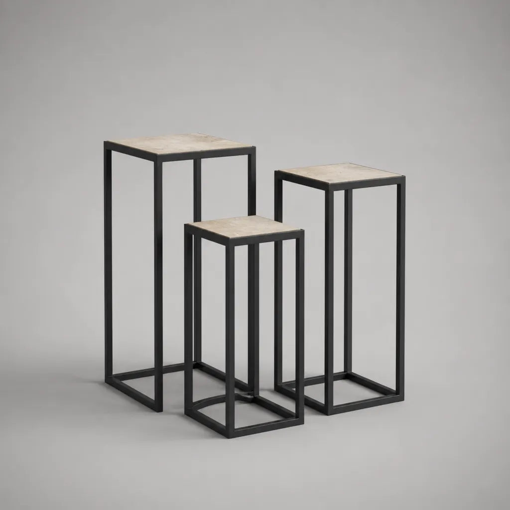 Lot de 3 tables de gigognes carrées en acier noir et MDF effet pierre 30 × 30 × 70 cm, 30 × 30 × 60 cm et 30 × 30 × 50 cm