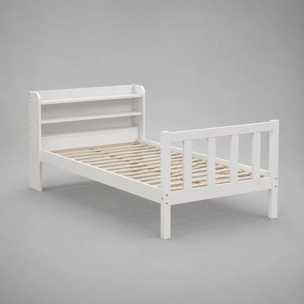 Lit bébé avec étagère et grille en bois de pin et MDF, blanc/nature, couchage 90 × 190 cm