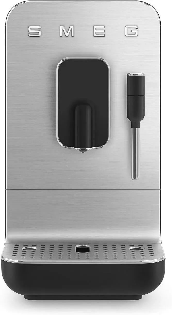 Smeg BCC12BLMEU Machine à Caf, machine à café électrique, 1,4 L, 1350 W, grand réservoir, vapeur, amovible, noir